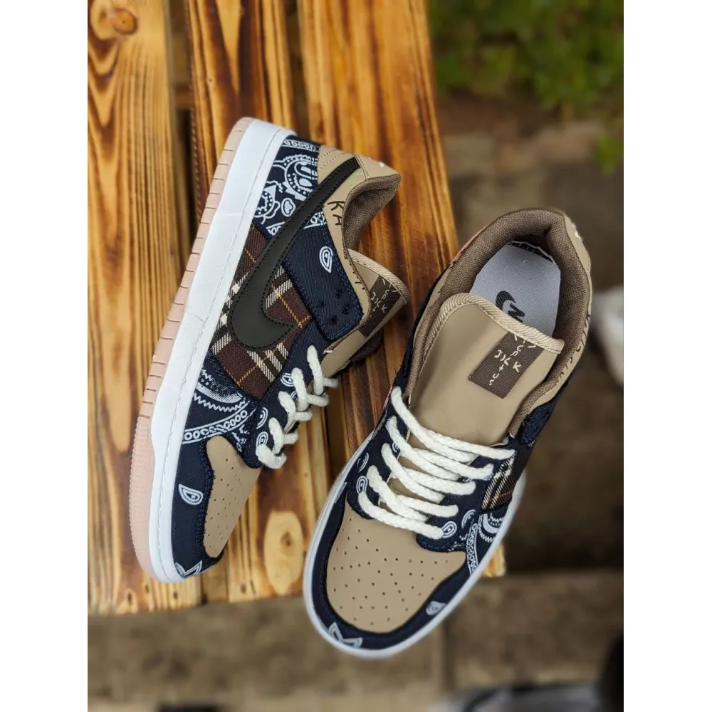 Nike SB Dunk Low Travis Scott