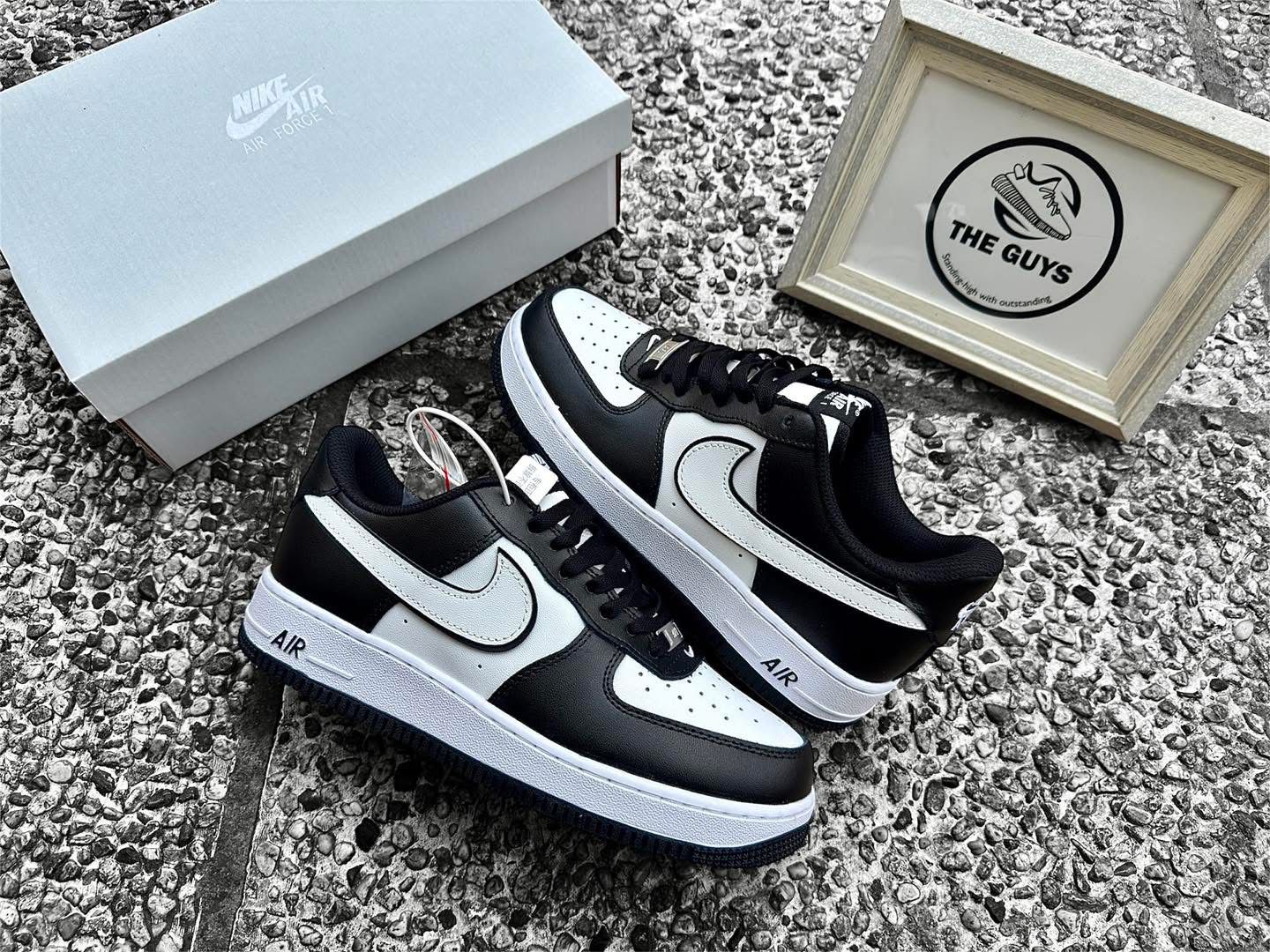 Nike Air Force 1 '07 Low "Panda