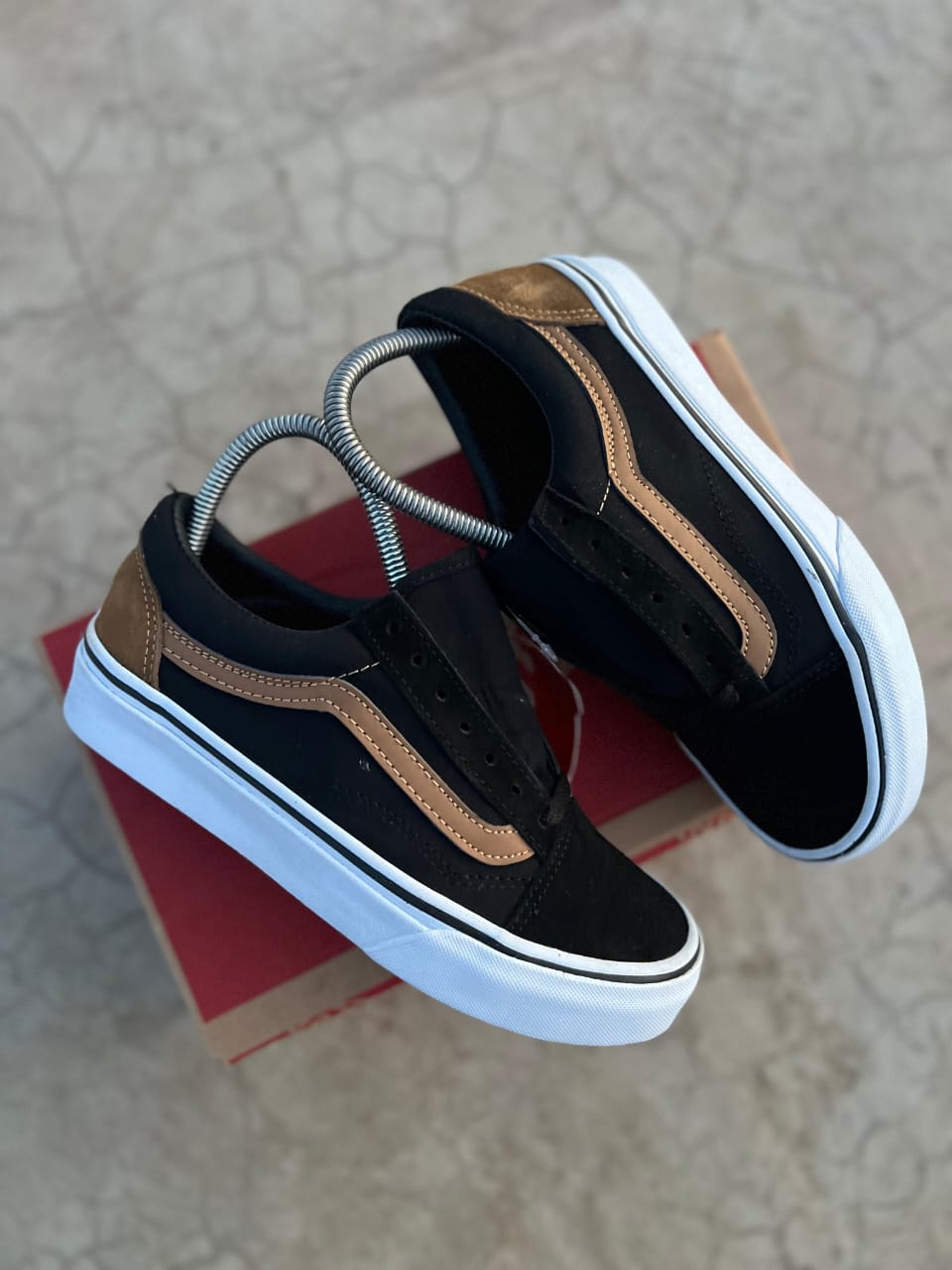 Premium Shoe 42
