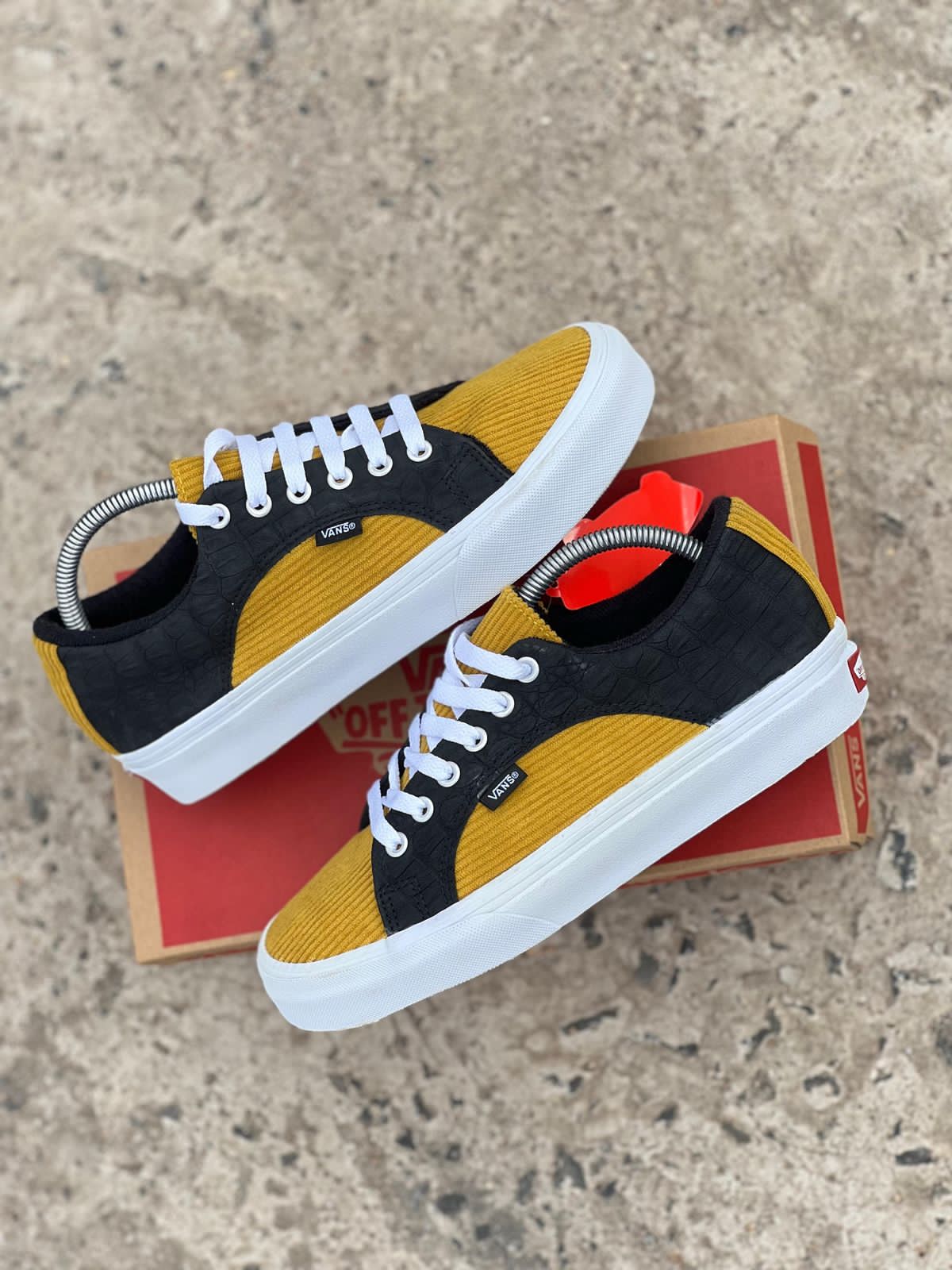 Premium Shoe 47