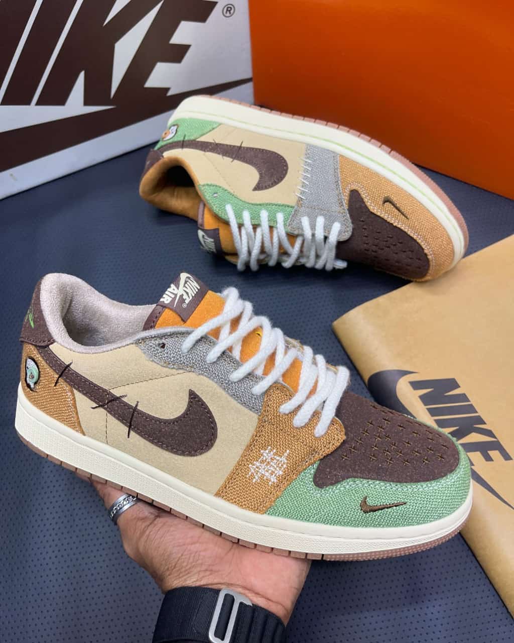 Premium Shoe 64